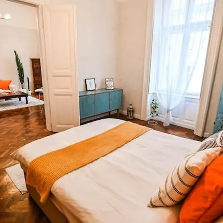 Tranquil And Charming One Bedroom Apartment