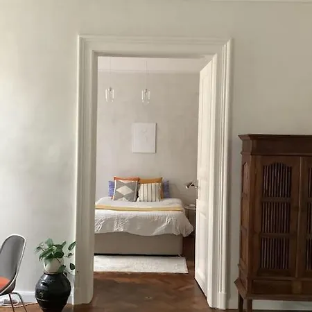 Apartamento Tranquil And Charming One Bedroom