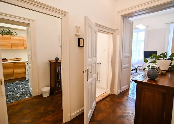 Tranquil And Charming One Bedroom