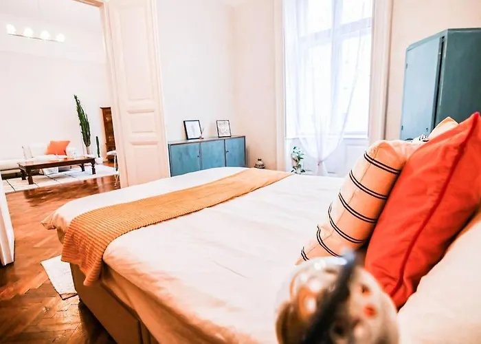 Tranquil And Charming One Bedroom * Budapest