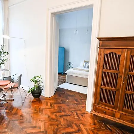 Tranquil And Charming One Bedroom Daire