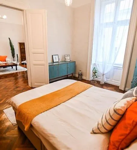 Tranquil And Charming One Bedroom Daire